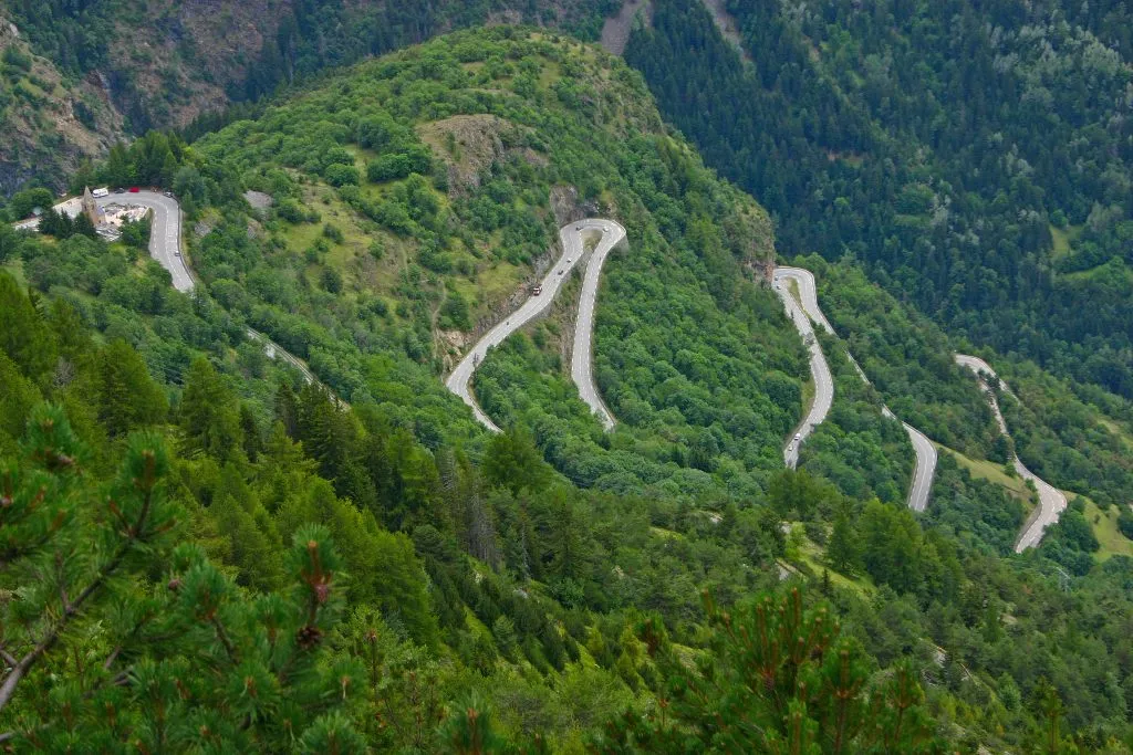 Die berühmten Haarnadelkurven von Alpe d'Huez - Tour de France